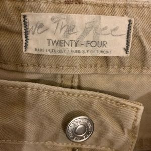 Free People Dakota style kaki colored jeans. Size 24.